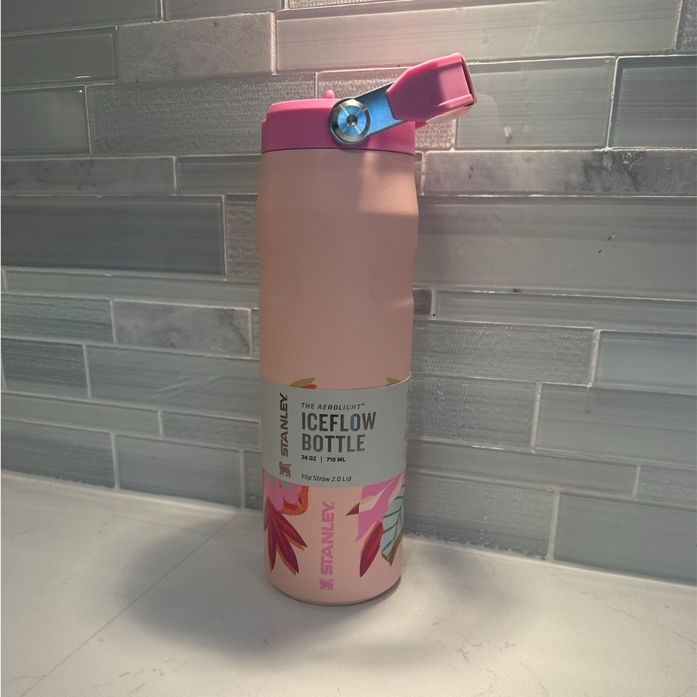 Stanley 24oz Iceflow Flip Straw Pink Sorbet Mother’s Day Edition